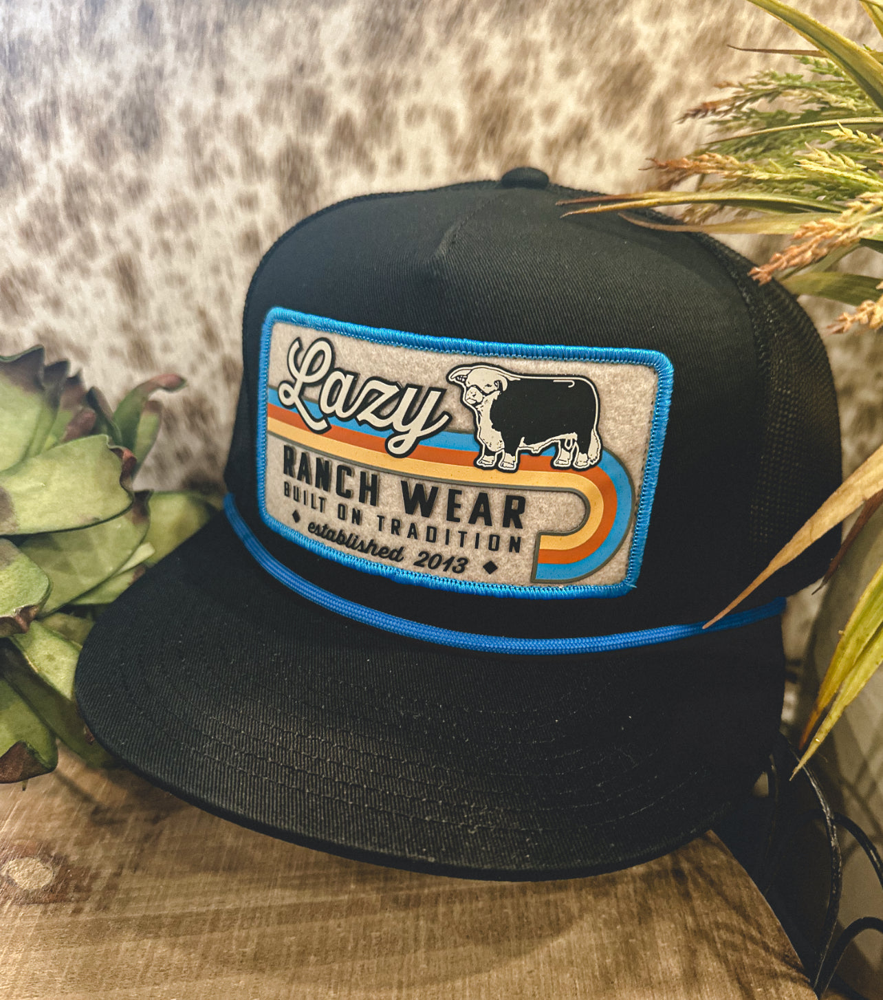 Lazy J Black Van Horn