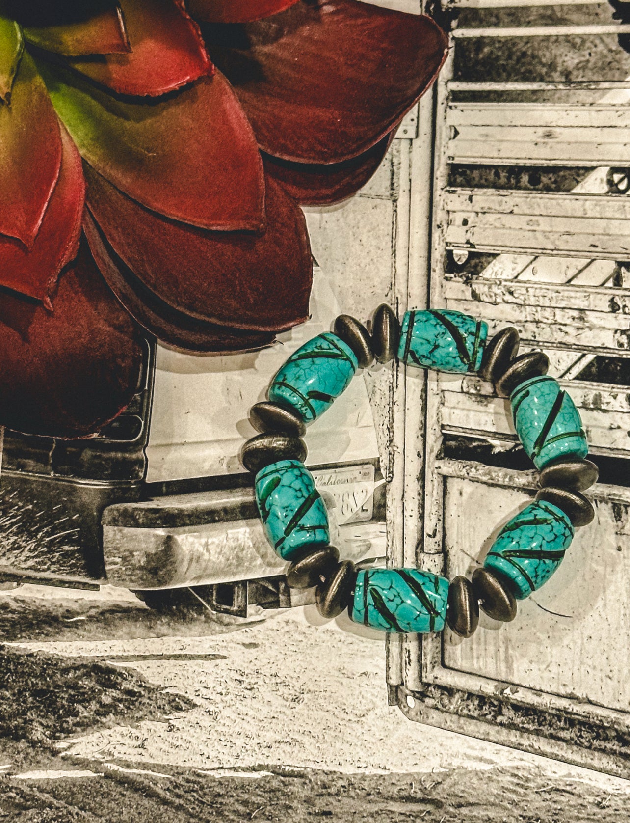 Turquoise/Silver Distressed Stretch Bracelet