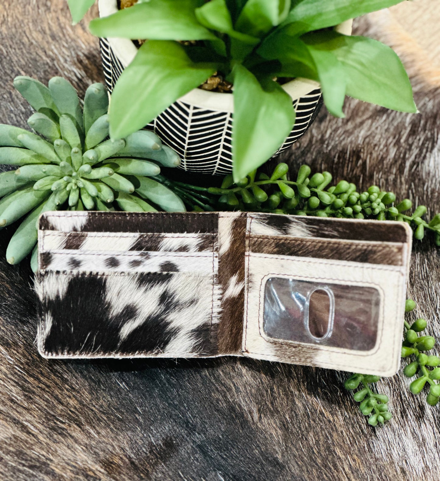 Brown Cowhide Bi-Fold / Money Clip