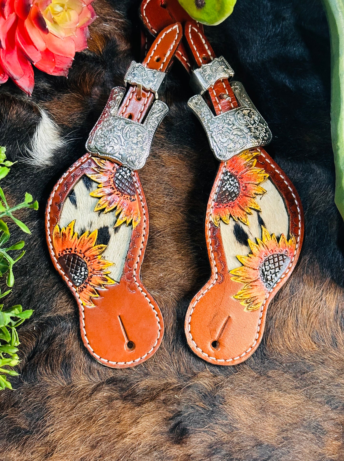 Cowhide Sunflower Spur Straps *Womens
