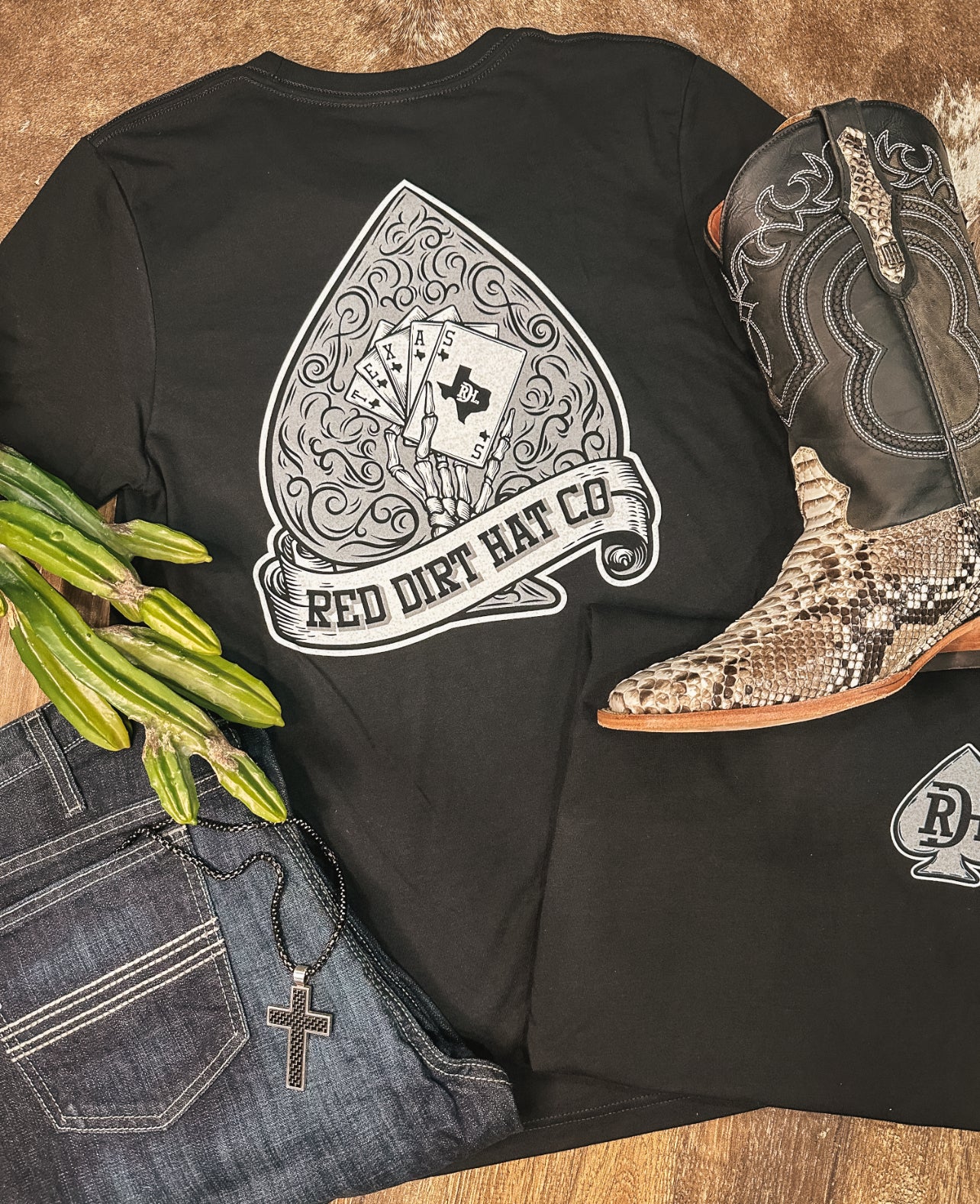 The Red Dirt Hold ‘Em’ Tee