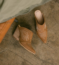 Load image into Gallery viewer, The Kiara Mules Tan