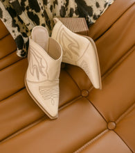Load image into Gallery viewer, The Kiara Mules Cream