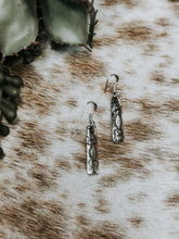 Load image into Gallery viewer, The Deanie Earrings