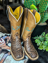 Load image into Gallery viewer, Tin Haul Paisley Queen Boots *Womens*